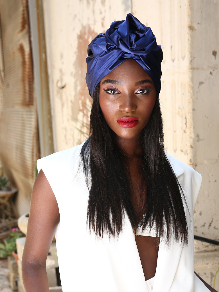 Flower silk Turban in shiny Navy